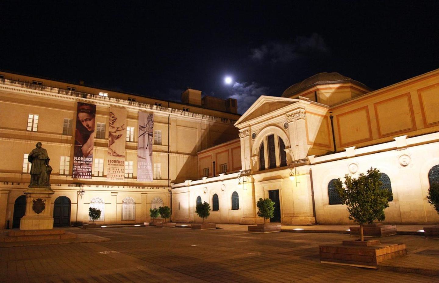 Grand studio rue piétonne Ajaccio Ajaccio  Extérieur photo
